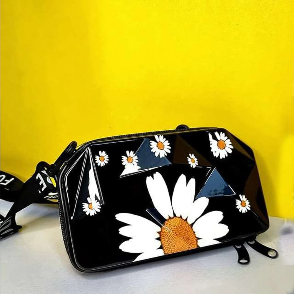 Sling Shell Crossbody Bag - Image 12